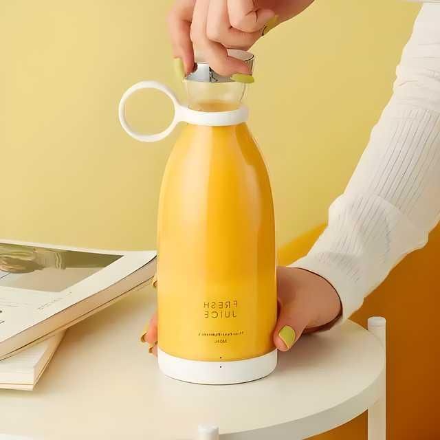 Portable Rechargeable Mini Juice Blender – Blend Anywhere, Anytime!